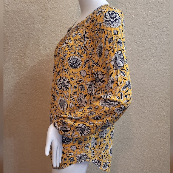 Lucky Brand Button down top - Picture 2 of 7